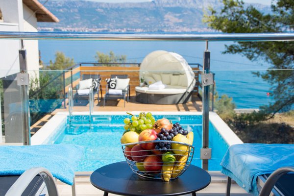 Luxury villa with pool_ 1